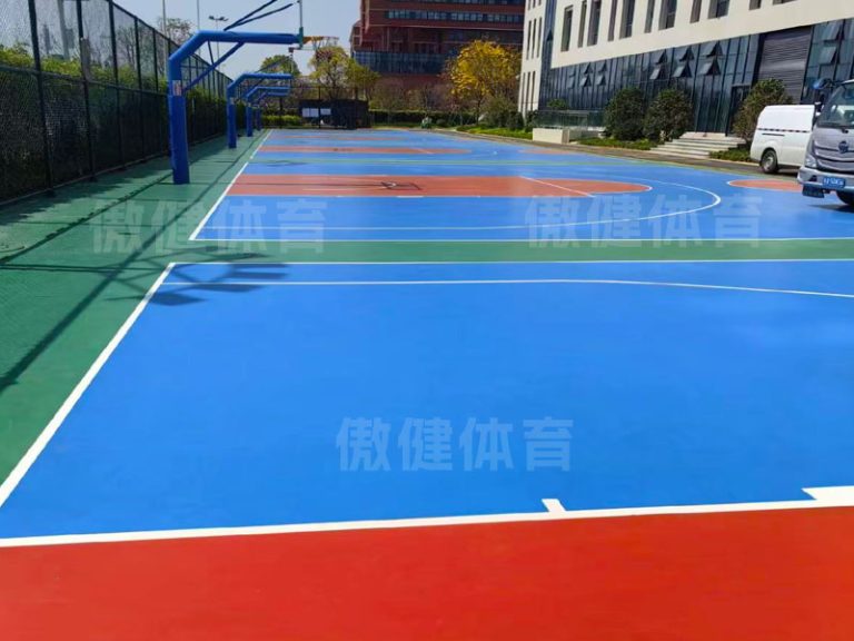 苏州硅pu篮球场多少钱一平，上海5mm硅pu塑胶颗粒价格，杭州硅pu球场塑胶跑道厂家价格表，硅pu篮球场地面施工图片视频，拉萨硅pu球场材料一般多厚，硅pu施工流程图片视频，8mm硅pu球场图片，