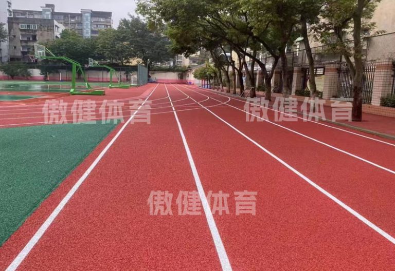 透气型塑胶跑道多少钱一平，上海团标2.0透气型塑胶跑道和混合型塑胶跑道的区别，兰州塑胶跑道厂透气型家价格表，透气型塑胶跑道施工图片视频，透气型塑胶跑道一般做多厚，透气型塑胶跑道和复合型有什么区别，13mm透气型塑胶跑道图片，透气型塑胶跑道材料生产厂家,13mm透气型塑胶跑道做法
