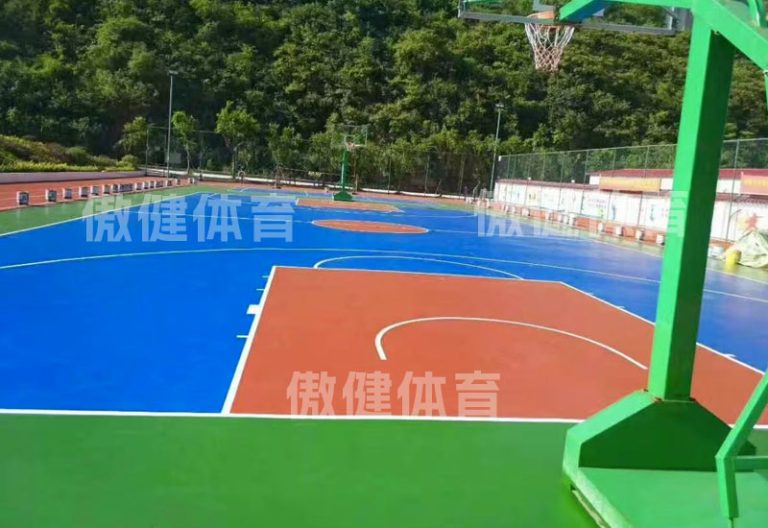 上海硅pu篮球场多少钱一平，西安5mm硅pu塑胶颗粒价格，徐州硅pu球场塑胶跑道厂家价格表，硅pu篮球场地面施工图片视频，常州硅pu球场材料一般多厚，武汉施工流程图片视频，8mm硅pu球场图片，