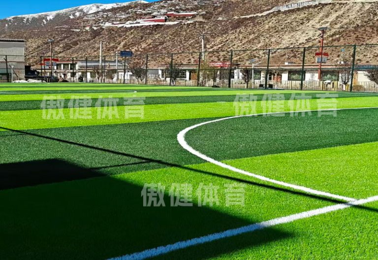 足球场人造草坪图片，台州人工草皮坪施工流程视频，黄山人造草坪材料厂家报价表，新疆七人制足球场标准尺寸，宝鸡市人造草坪胶水厂家电话，内蒙古5cm高厚免填充人造草坪，安康epe弹性缓冲垫xpe减震垫，西藏tpe填充颗粒，福州epdm填充颗粒，十大名牌人造草坪厂家