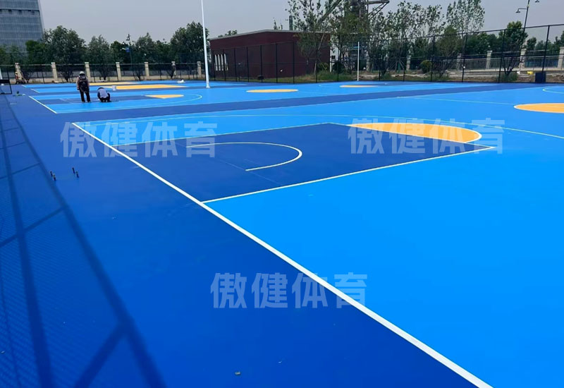 上海硅pu球场价格图片，硅pu塑胶球场施工注意哪些细节，上海硅pu球场价格施工流程视频，傲健硅pu球场价格材料厂家报价表，上海硅pu球场翻新铲除价格，硬地丙烯酸网球场翻新修补材料，杭州丙烯酸网球场标准尺寸，宁波硅pu篮球场标准尺寸图片，南昌丙烯酸新国标地坪漆材料，